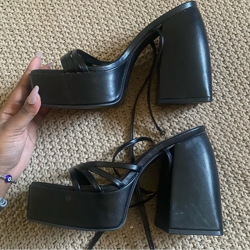 PLT Women’s Platform Block Heel Size 7/2